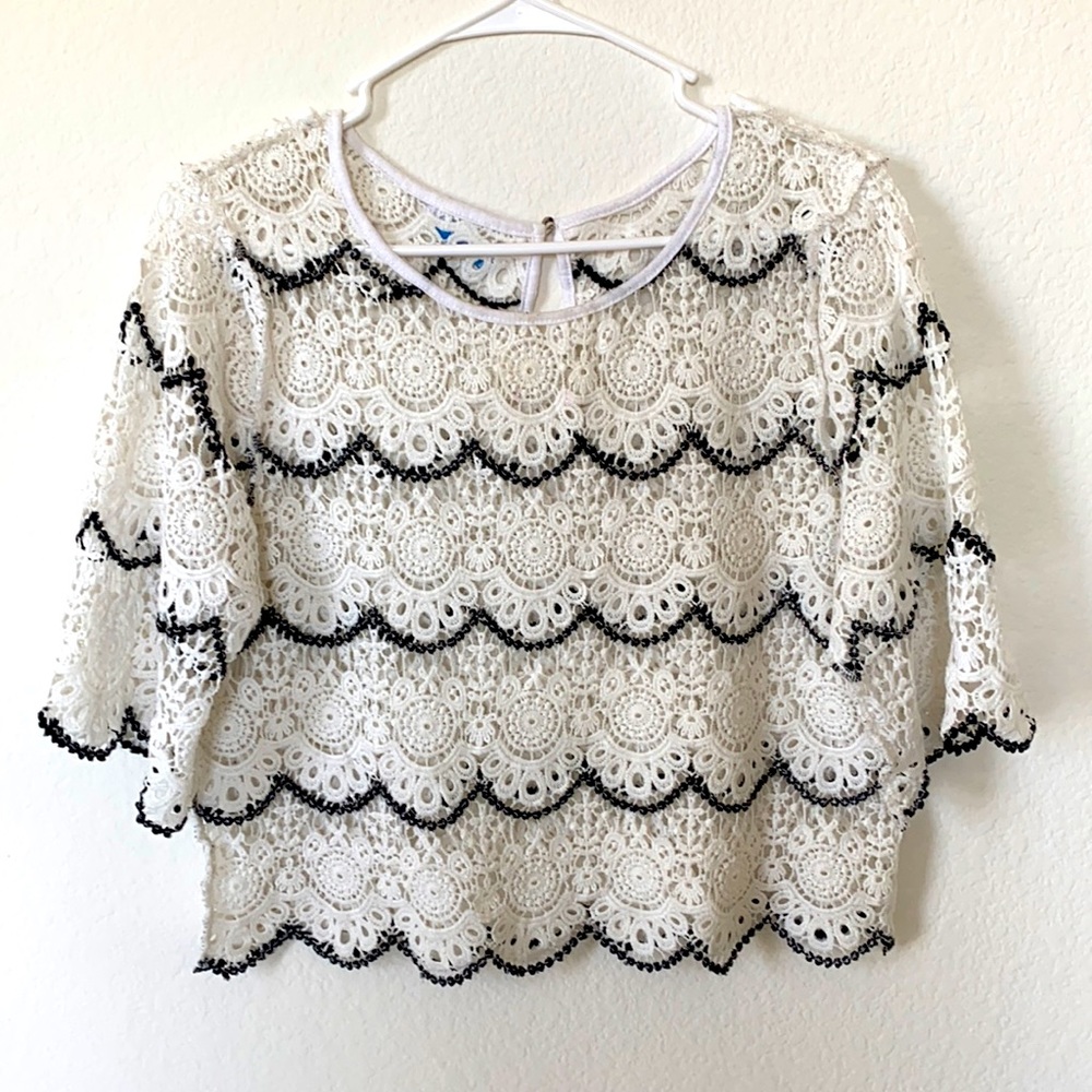 Lace top L, very cute, summer top